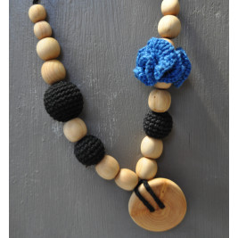 Necklace babywearing and breastfeeding Kangaroocare Physio Black Iris Flower Limited Series Naturiou