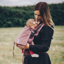 Quel Porte Bebe Physiologique Choisir Pour Les Nouveau Nes